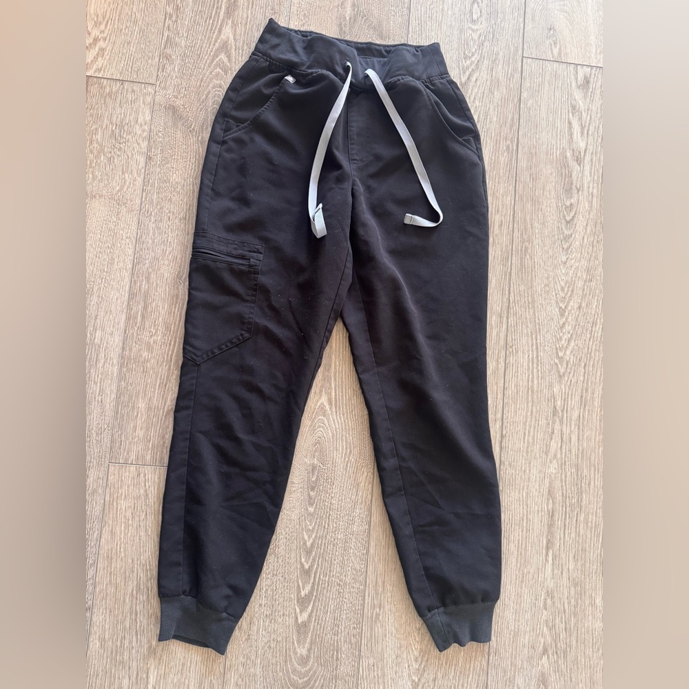 Pair of (2) two Zamora figs scrub joggers xxs p - Picture 4 of 5